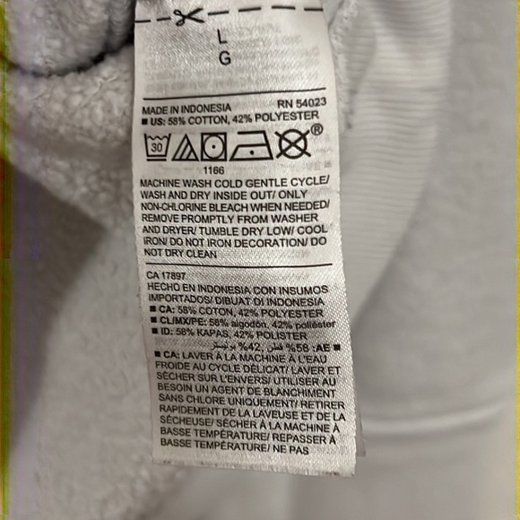 Old Navy white sweatshirt with deep colored rainbow. Size L. Excellent condition - Picture 5 of 5